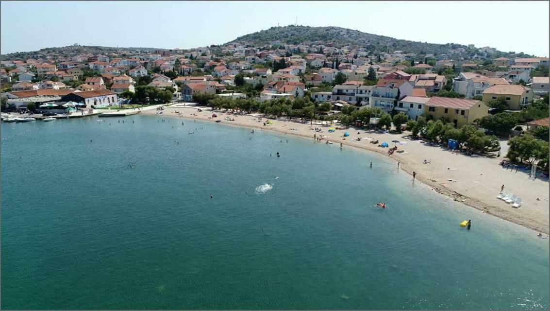Beach Apartment Kate With Sea View, Balcony And Parking, Murter, Dalmatia Extérieur photo